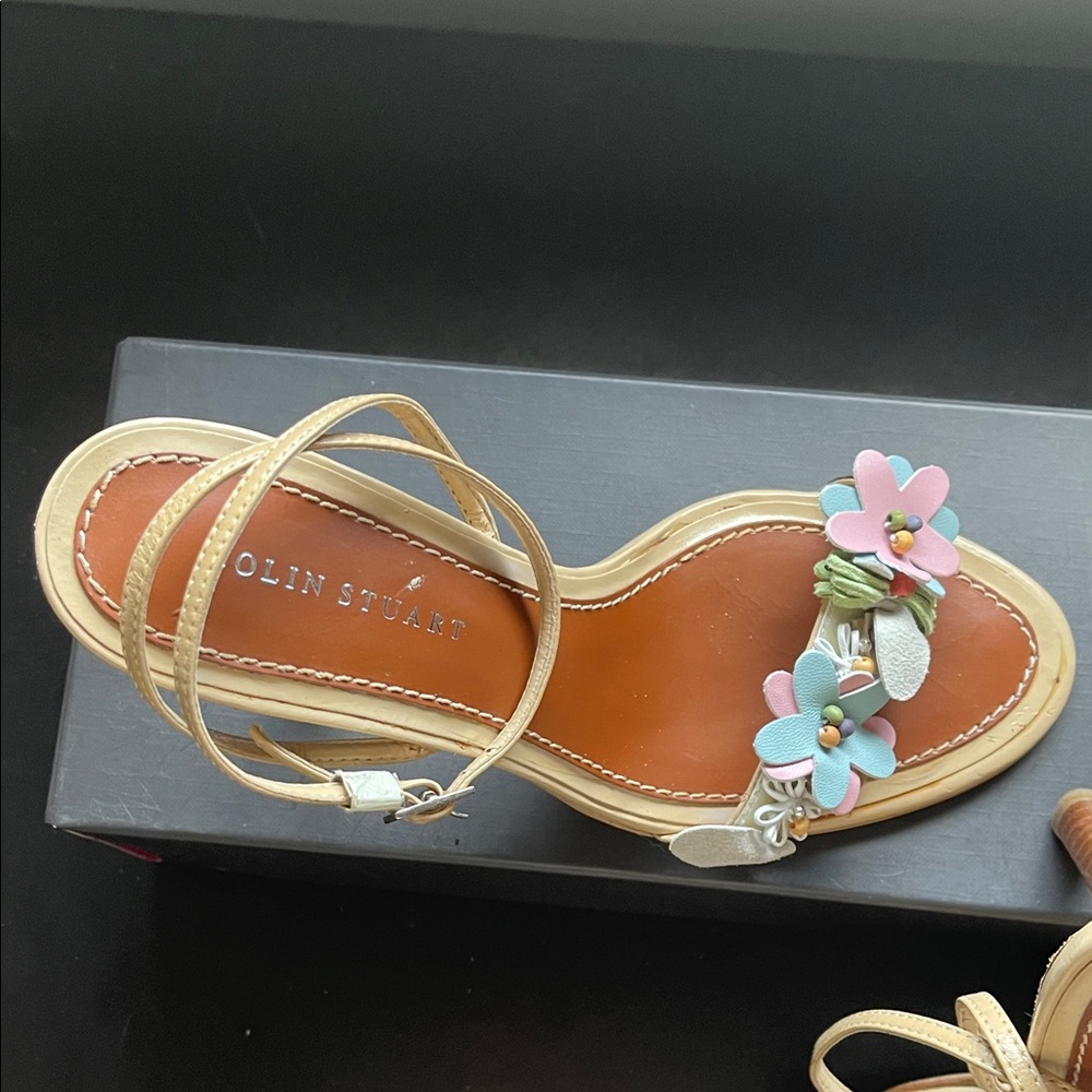 Colin Stuart Tan Heels with Floral Embellishments - Picture 2 of 7